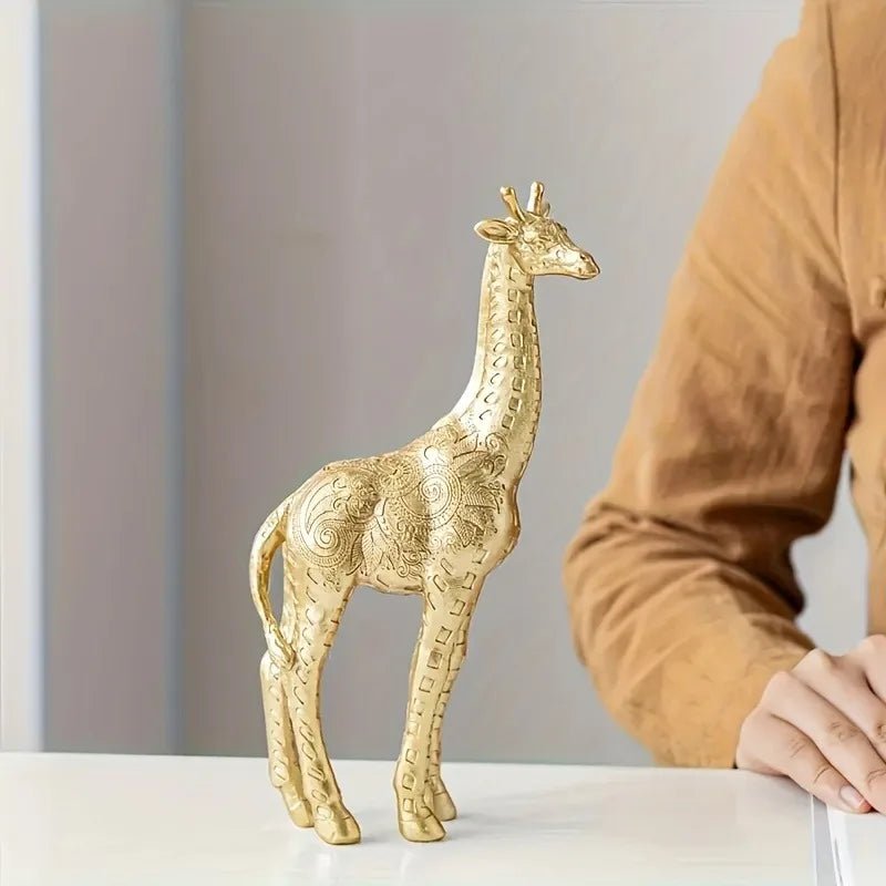2pcs/set Giraffe Ornament, Golden Statue Art - SANKTUARI DECOR