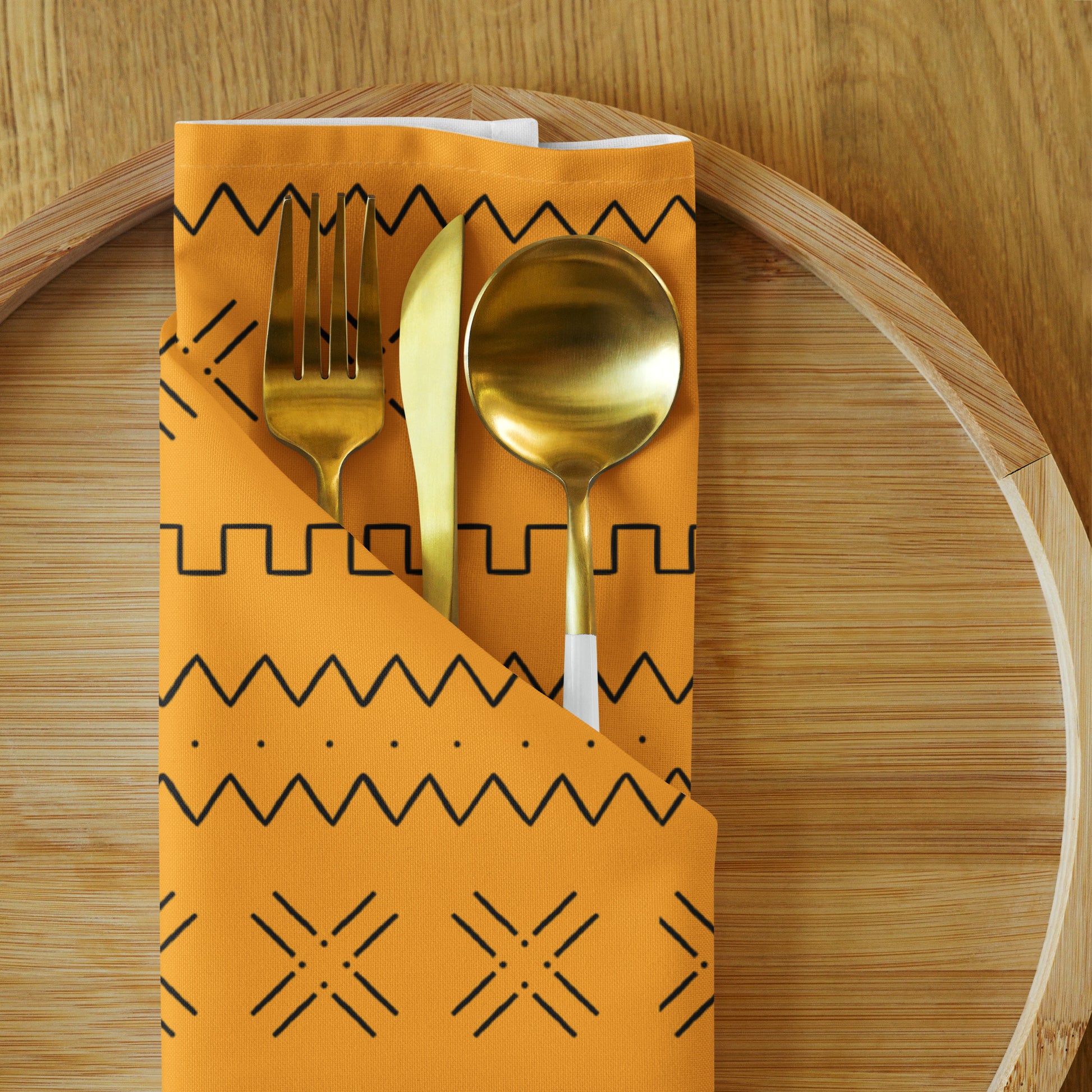 Boho mudcloth napkins set with neutral tribal print for modern kitchens.