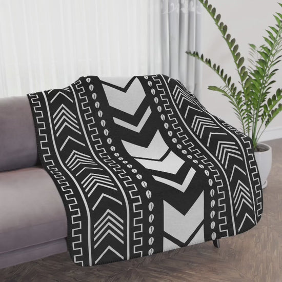 bogolan-stripe-sherpa-blanket